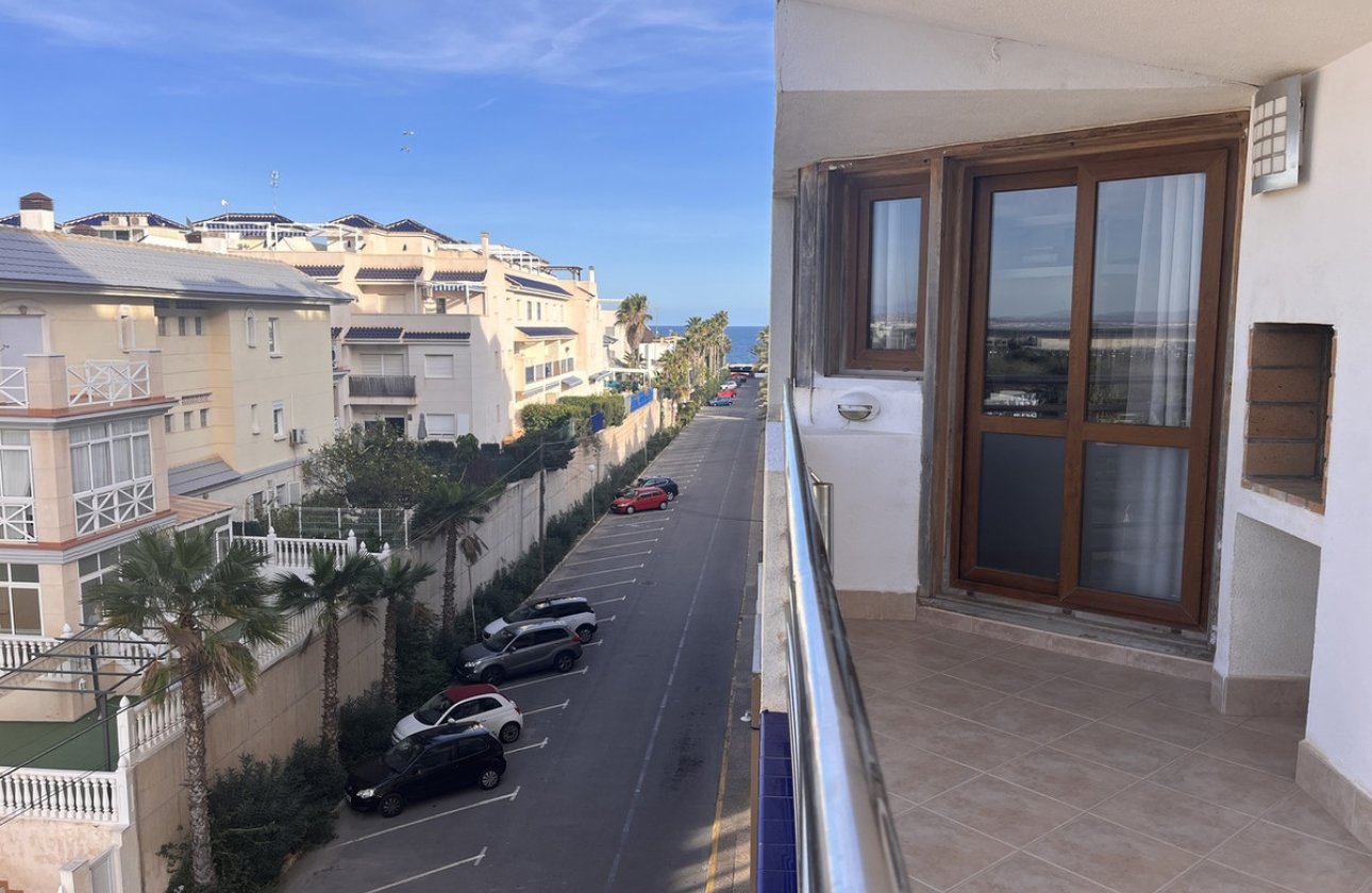 Resale - Apartment / flat -
Torrevieja - Torrevieja Centro