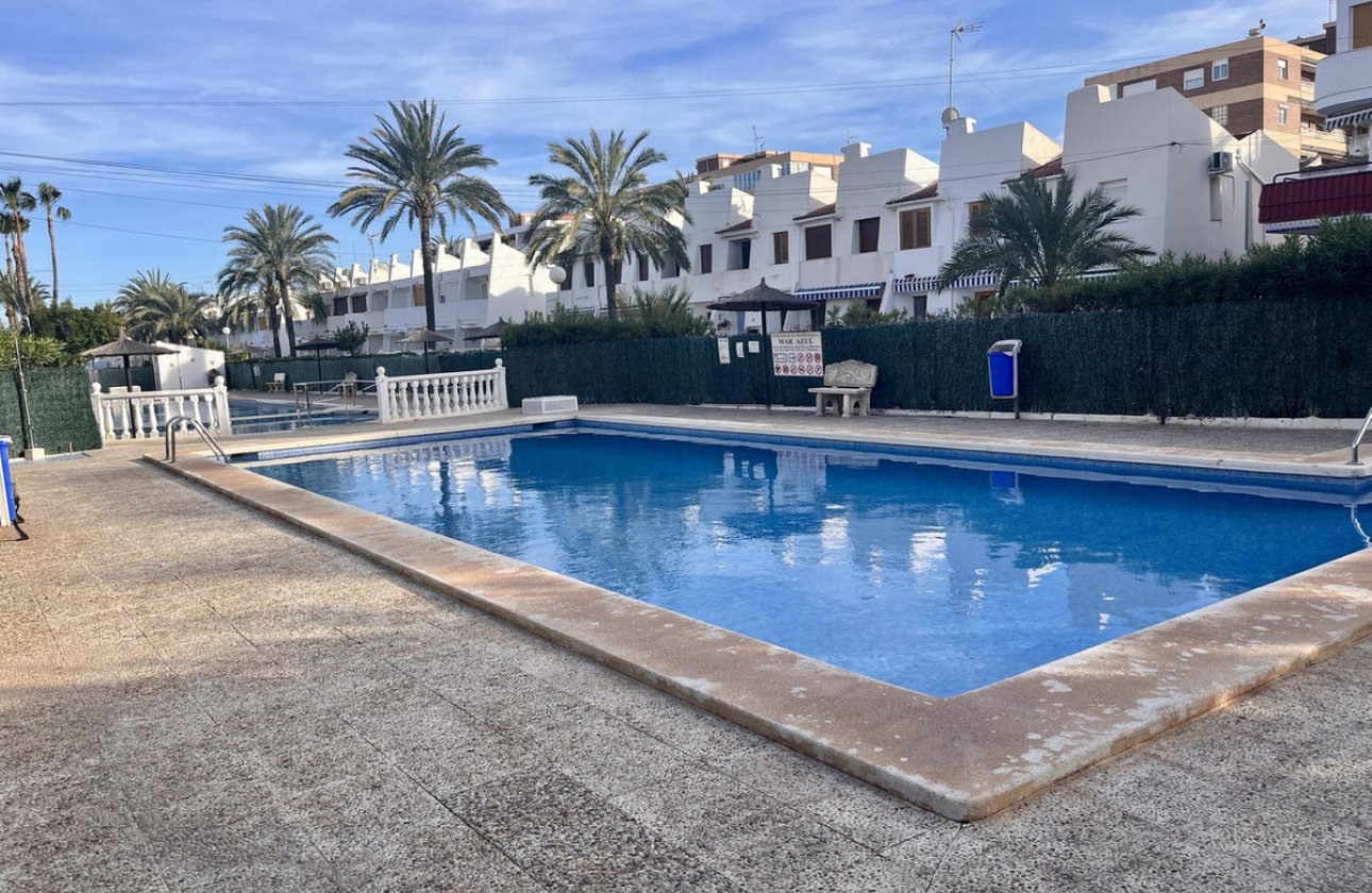 Resale - Apartment / flat -
Torrevieja - Torrevieja Centro