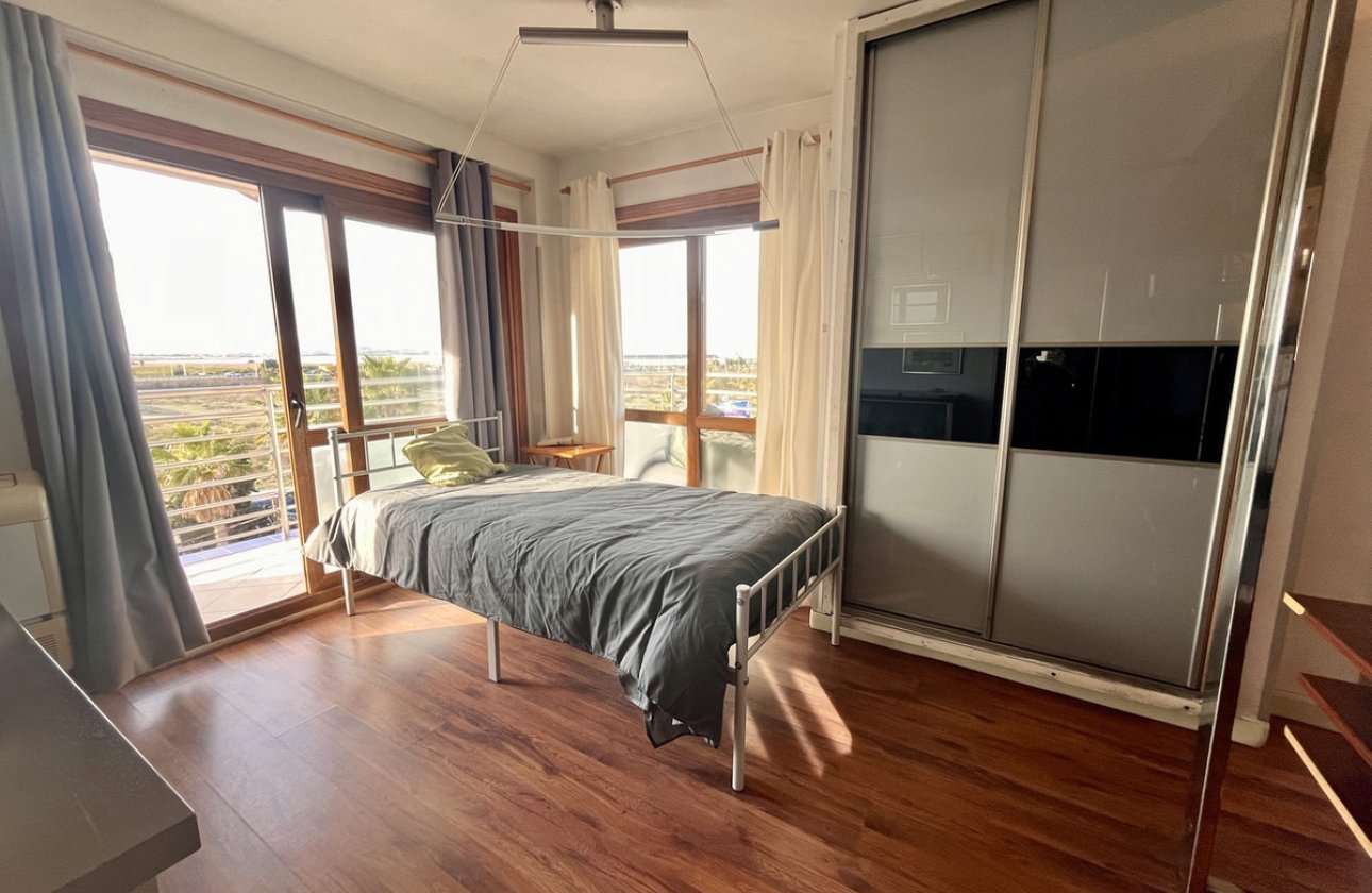 Resale - Apartment / flat -
Torrevieja - Torrevieja Centro