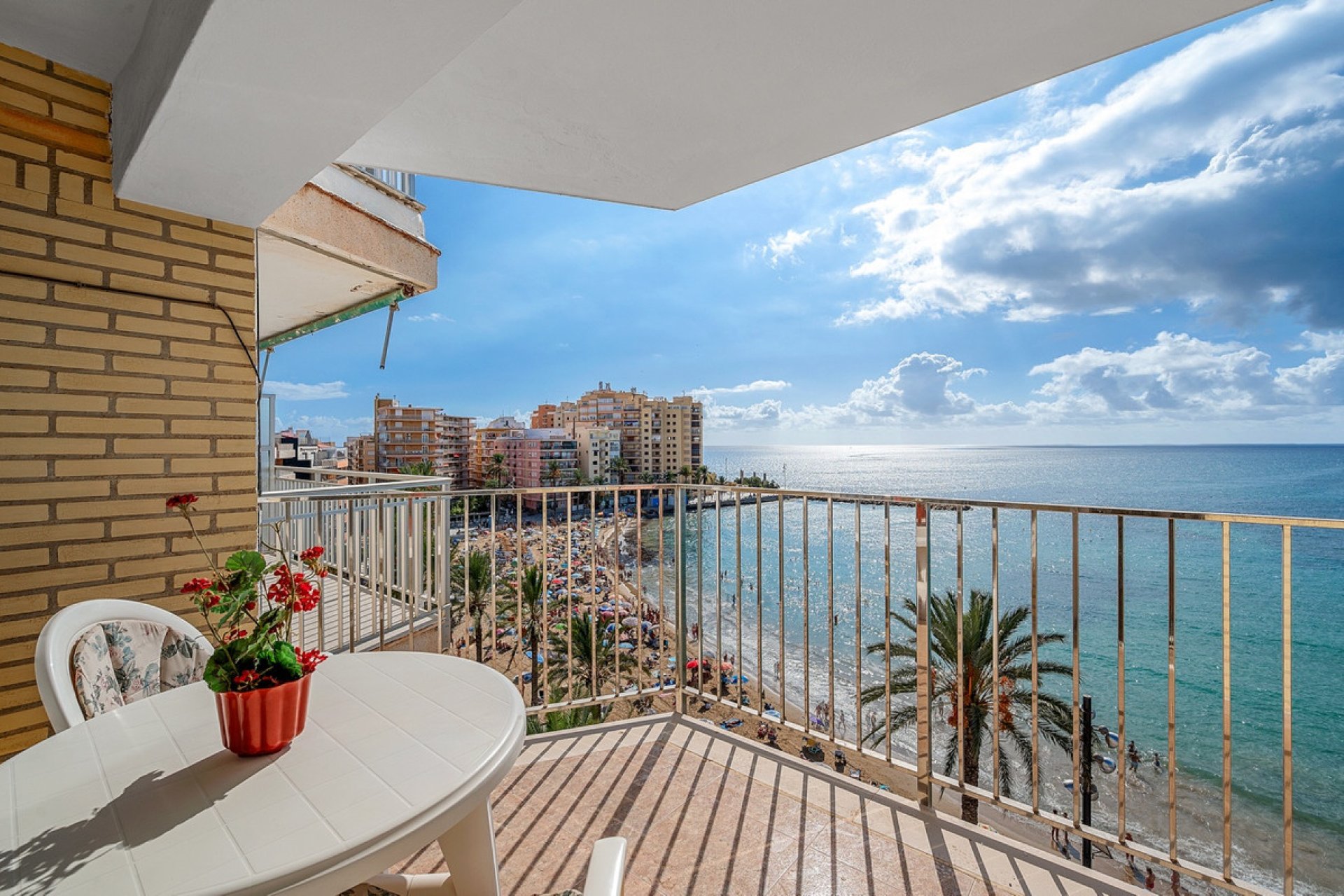 Resale - Apartment / flat -
Torrevieja - Torrevieja Centro
