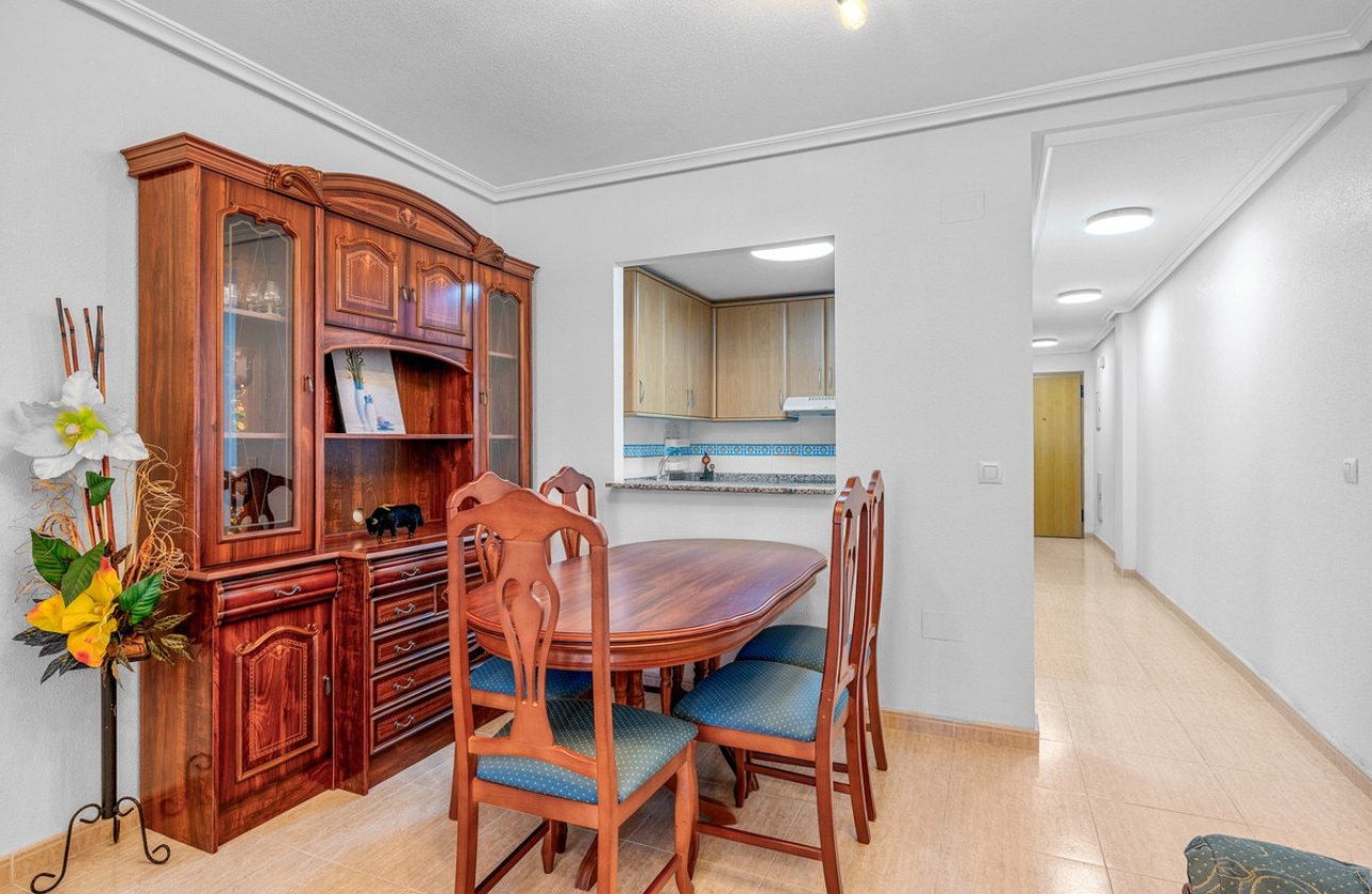 Resale - Apartment / flat -
Torrevieja - Torrevieja Centro