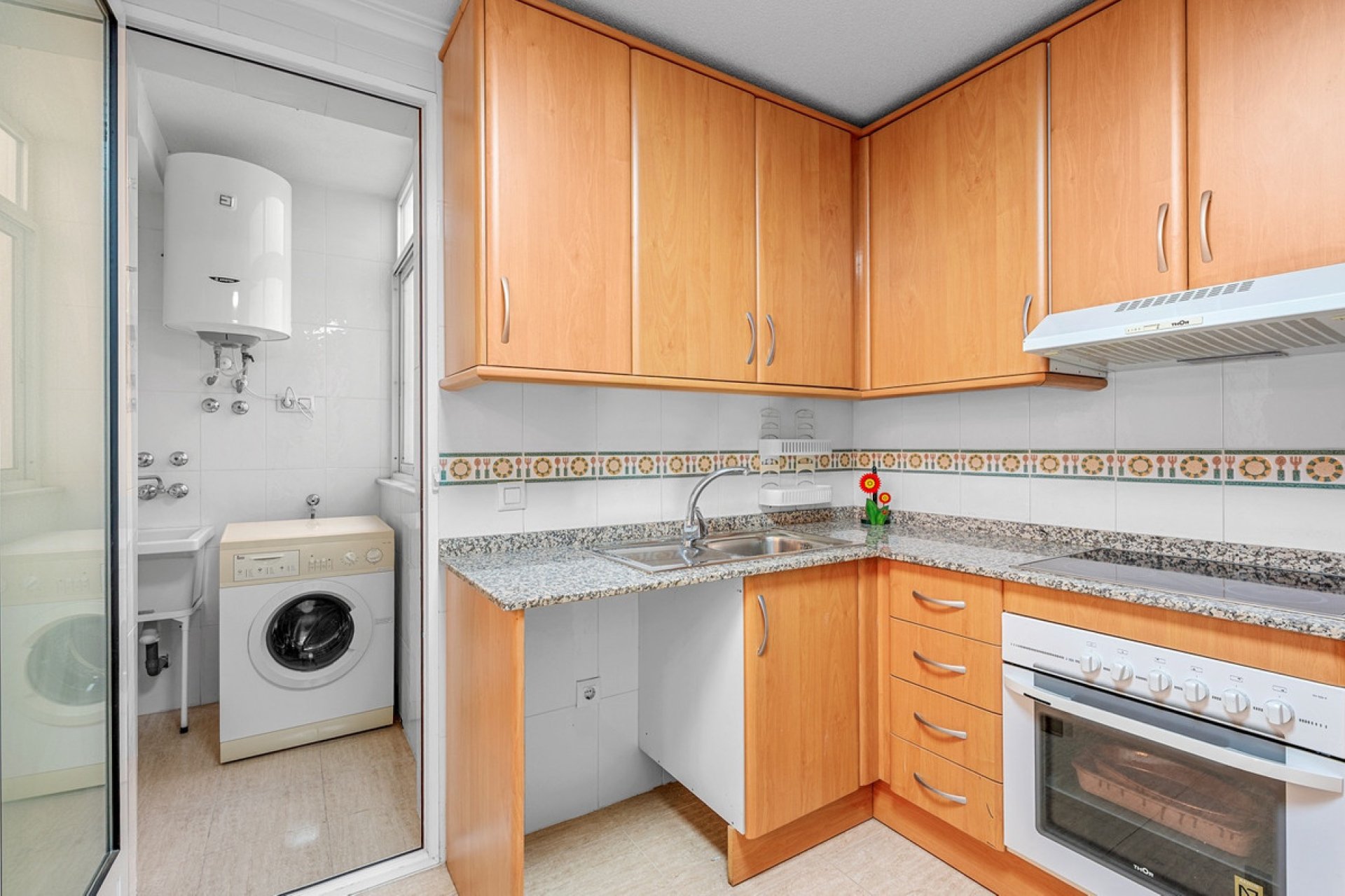 Resale - Apartment / flat -
Torrevieja - Torrevieja Centro
