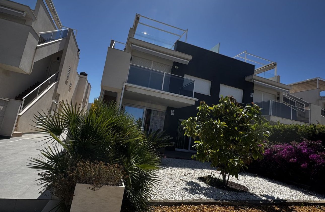 Resale - Apartment / flat -
Torrevieja - Torrevieja Centro