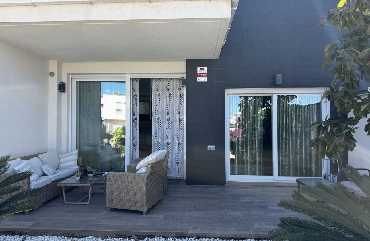 Resale - Apartment / flat -
Torrevieja - Torrevieja Centro