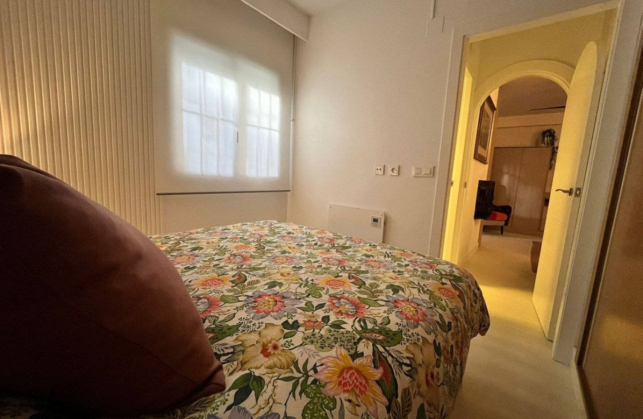 Resale - Apartment / flat -
Torrevieja - Torrevieja Centro