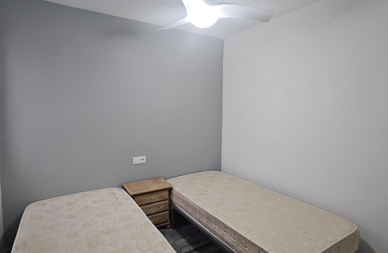 Resale - Apartment / flat -
Torrevieja - Torrevieja Centro