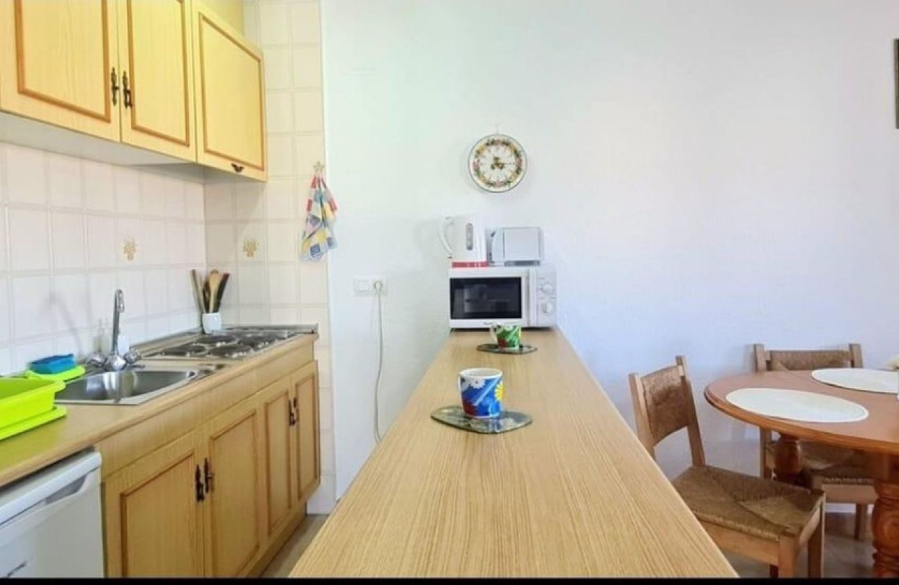 Resale - Apartment / flat -
Torrevieja - Torrevieja Centro