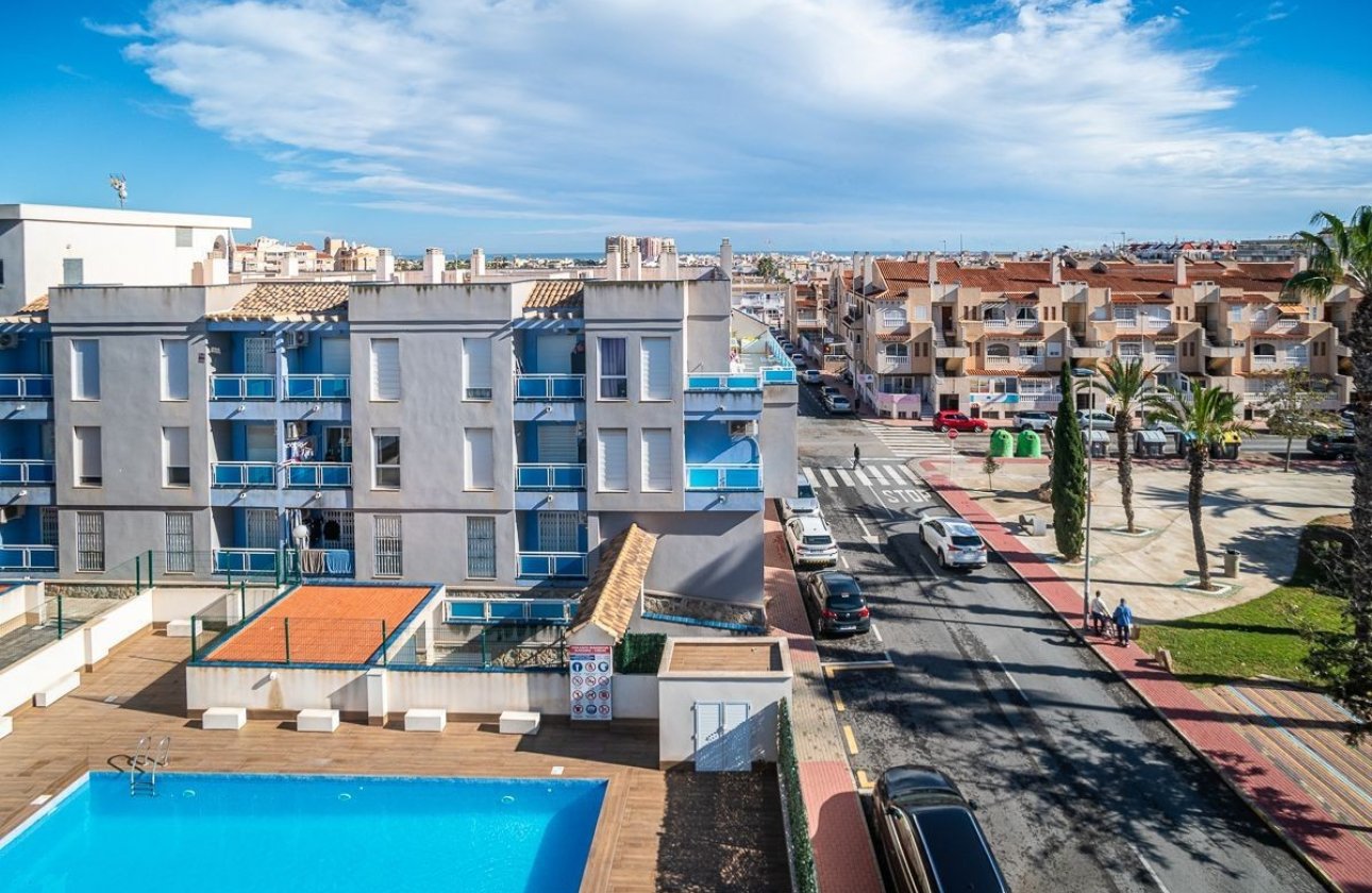 Resale - Apartment / flat -
Torrevieja - Torrevieja Centro