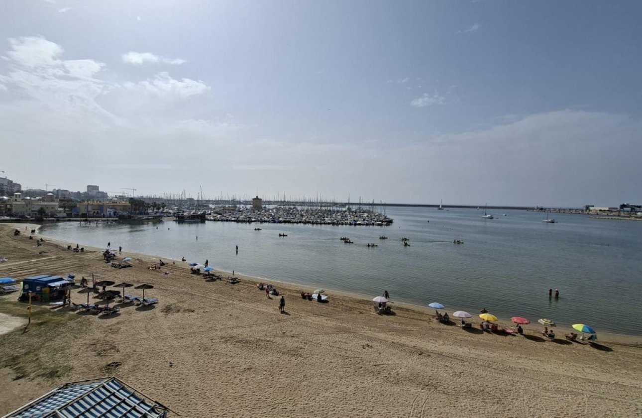 Resale - Apartment / flat -
Torrevieja - Torrevieja Centro