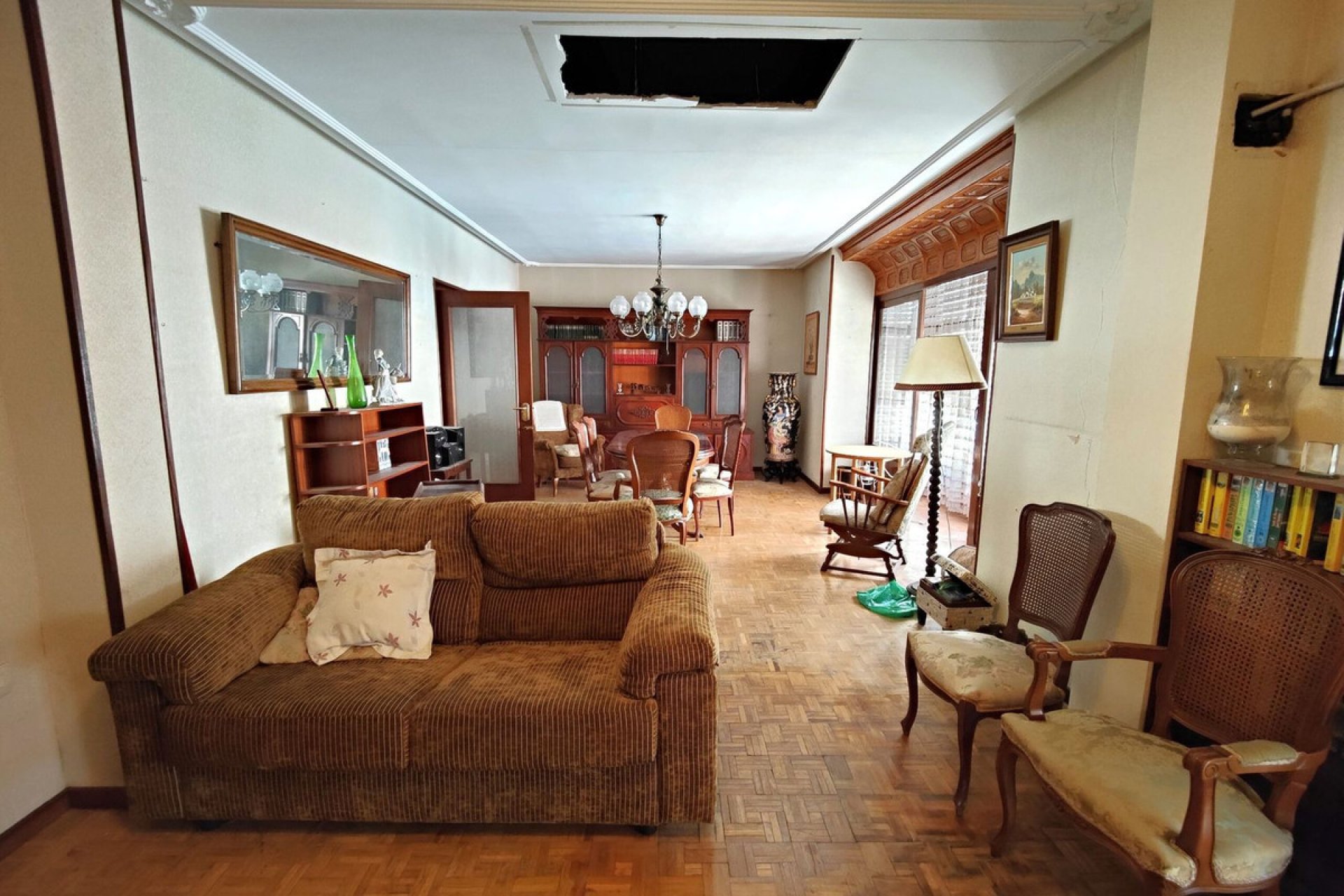 Resale - Apartment / flat -
Torrevieja - Torrevieja Centro