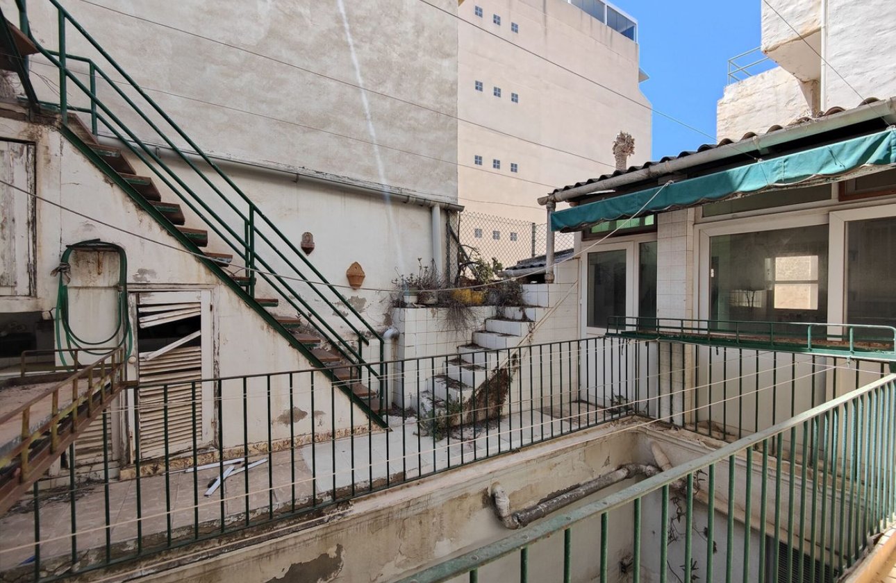 Resale - Apartment / flat -
Torrevieja - Torrevieja Centro