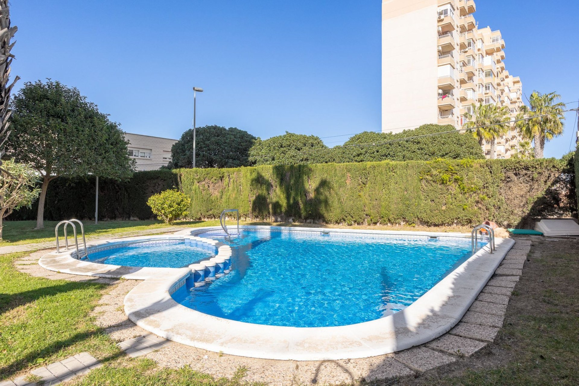 Resale - Apartment / flat -
Torrevieja - Torrevieja Centro