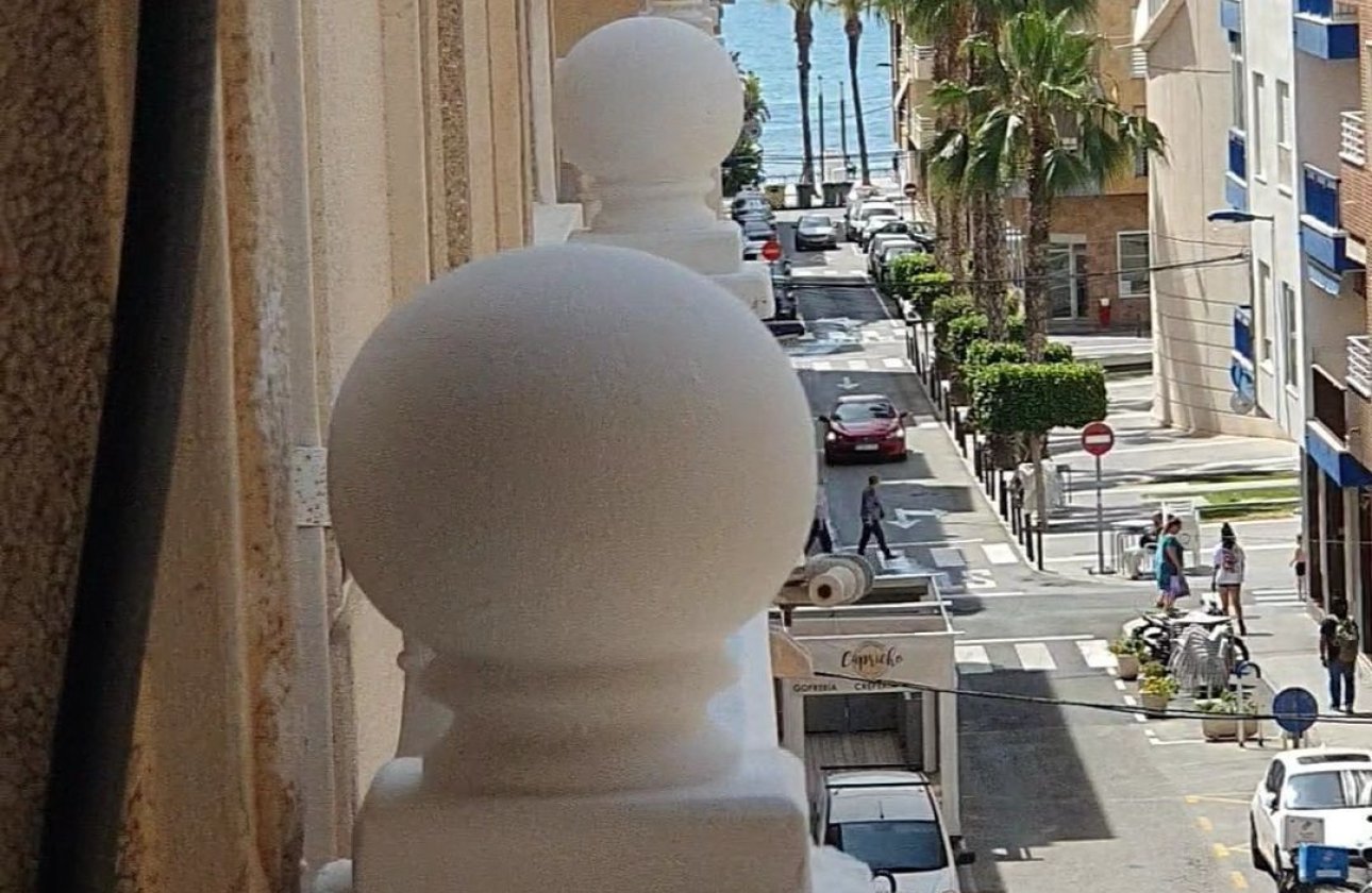 Resale - Apartment / flat -
Torrevieja - Torrevieja Centro