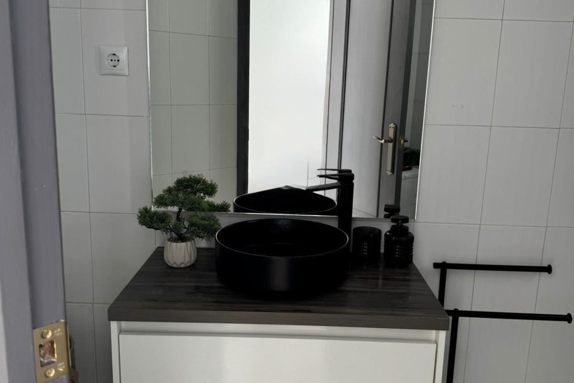 Resale - Apartment / flat -
Torrevieja - Torrevieja Centro