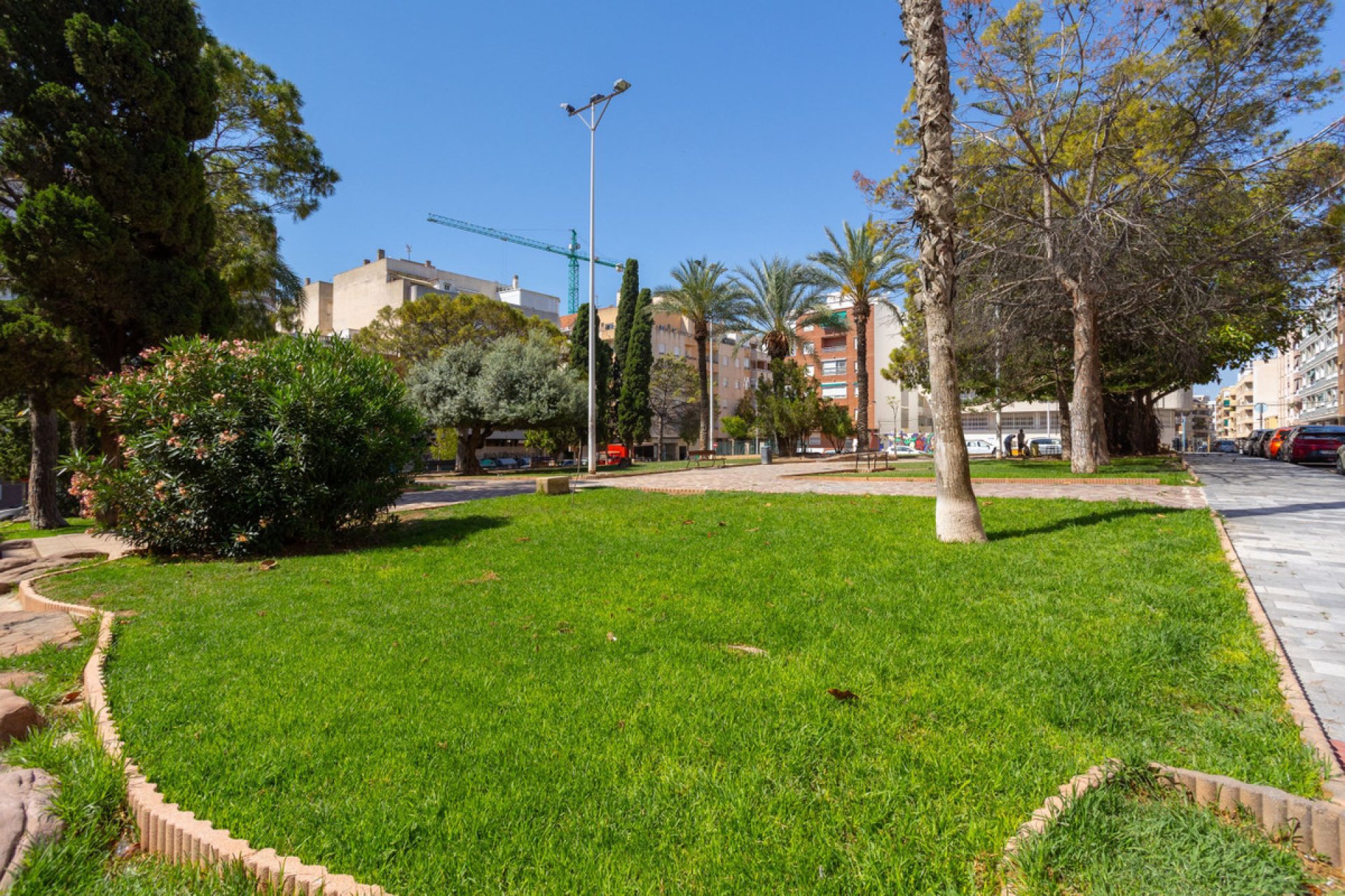 Resale - Apartment / flat -
Torrevieja - Torrevieja Centro