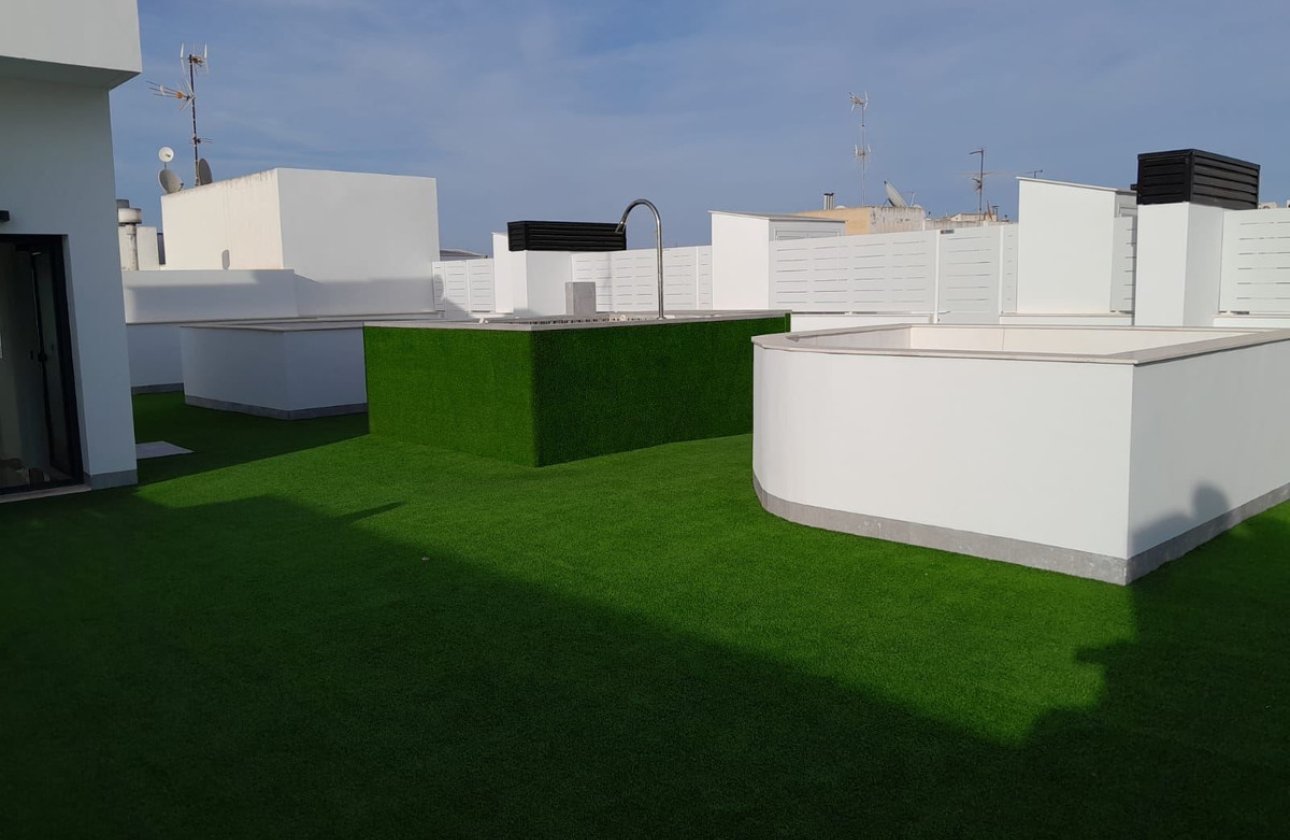 Resale - Apartment / flat -
Torrevieja - Torrevieja Centro