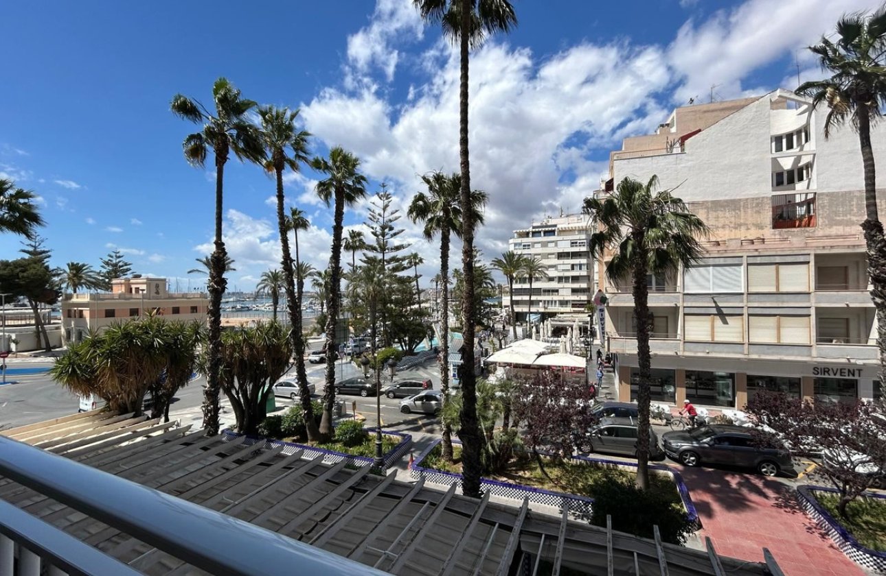 Resale - Apartment / flat -
Torrevieja - Torrevieja Centro