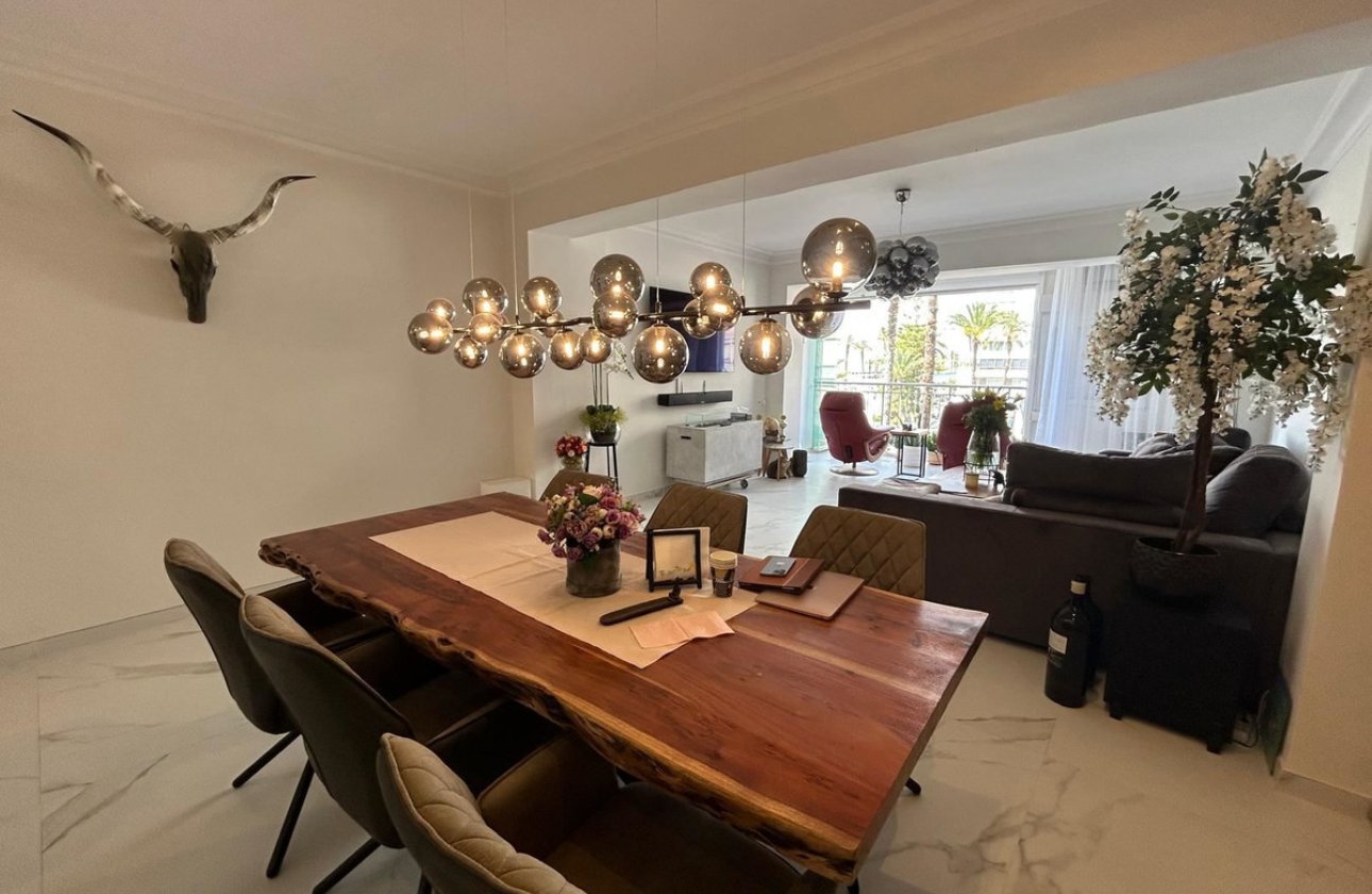 Resale - Apartment / flat -
Torrevieja - Torrevieja Centro