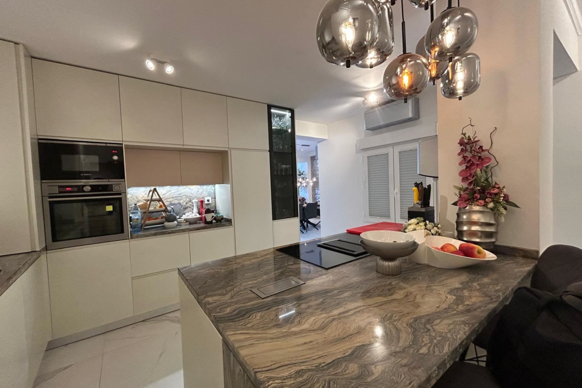 Resale - Apartment / flat -
Torrevieja - Torrevieja Centro