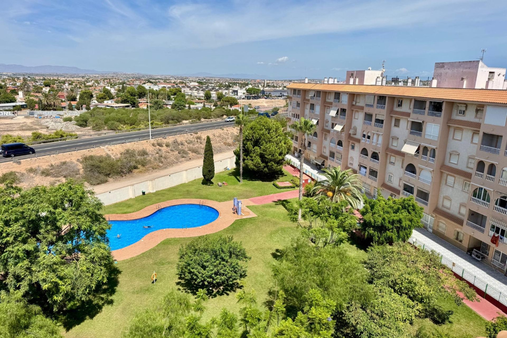 Resale - Apartment / flat -
Torrevieja - Torrevieja Centro