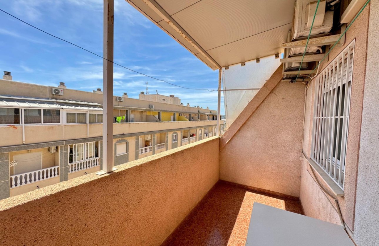 Resale - Apartment / flat -
Torrevieja - Torrevieja Centro
