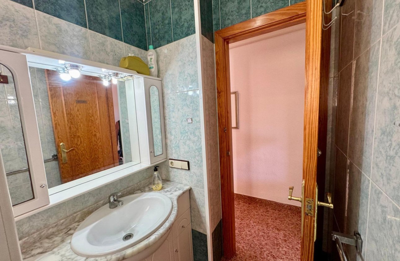 Resale - Apartment / flat -
Torrevieja - Torrevieja Centro