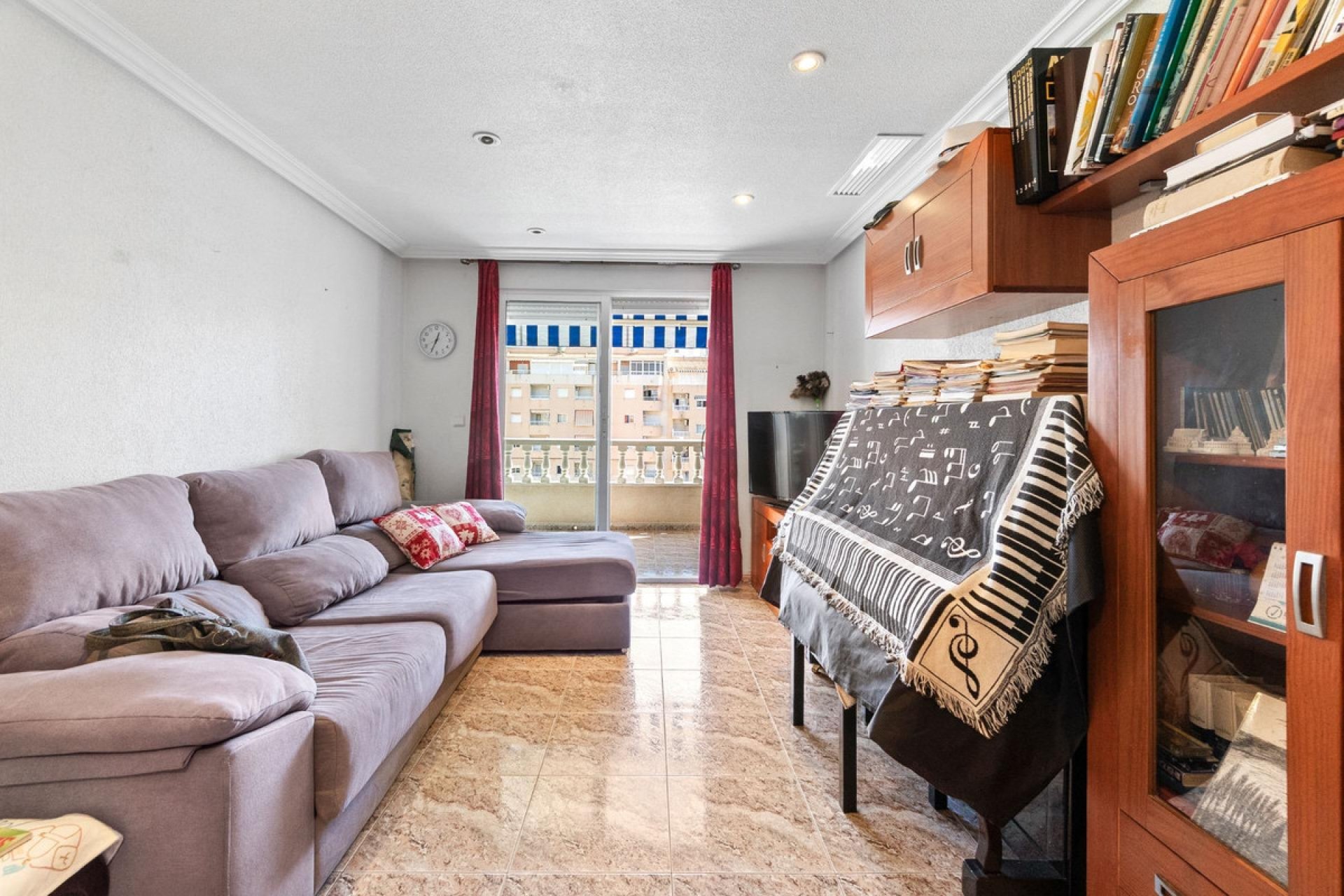 Resale - Apartment / flat -
Torrevieja - Torrevieja Centro