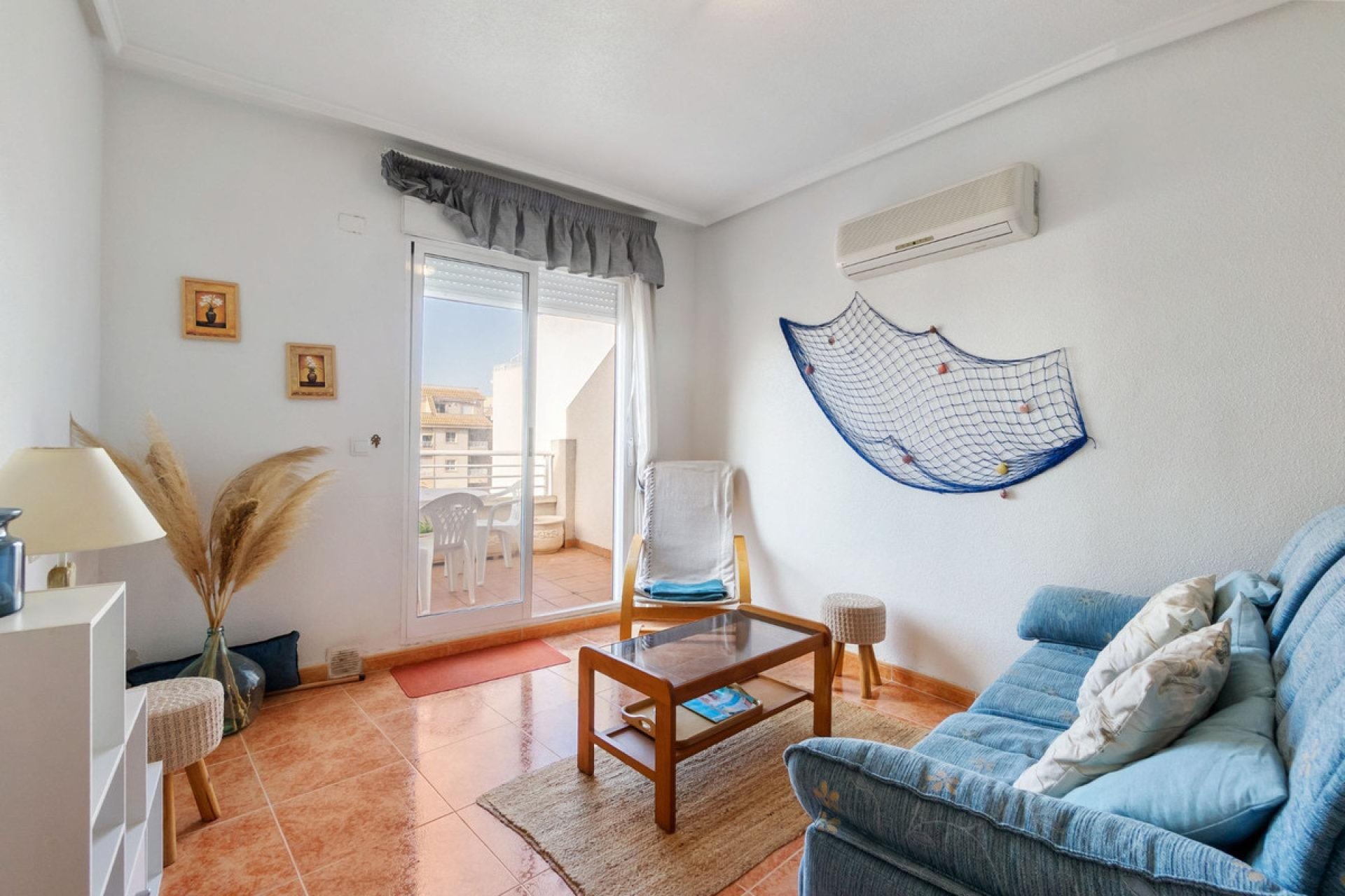 Resale - Apartment / flat -
Torrevieja - Torrevieja Centro