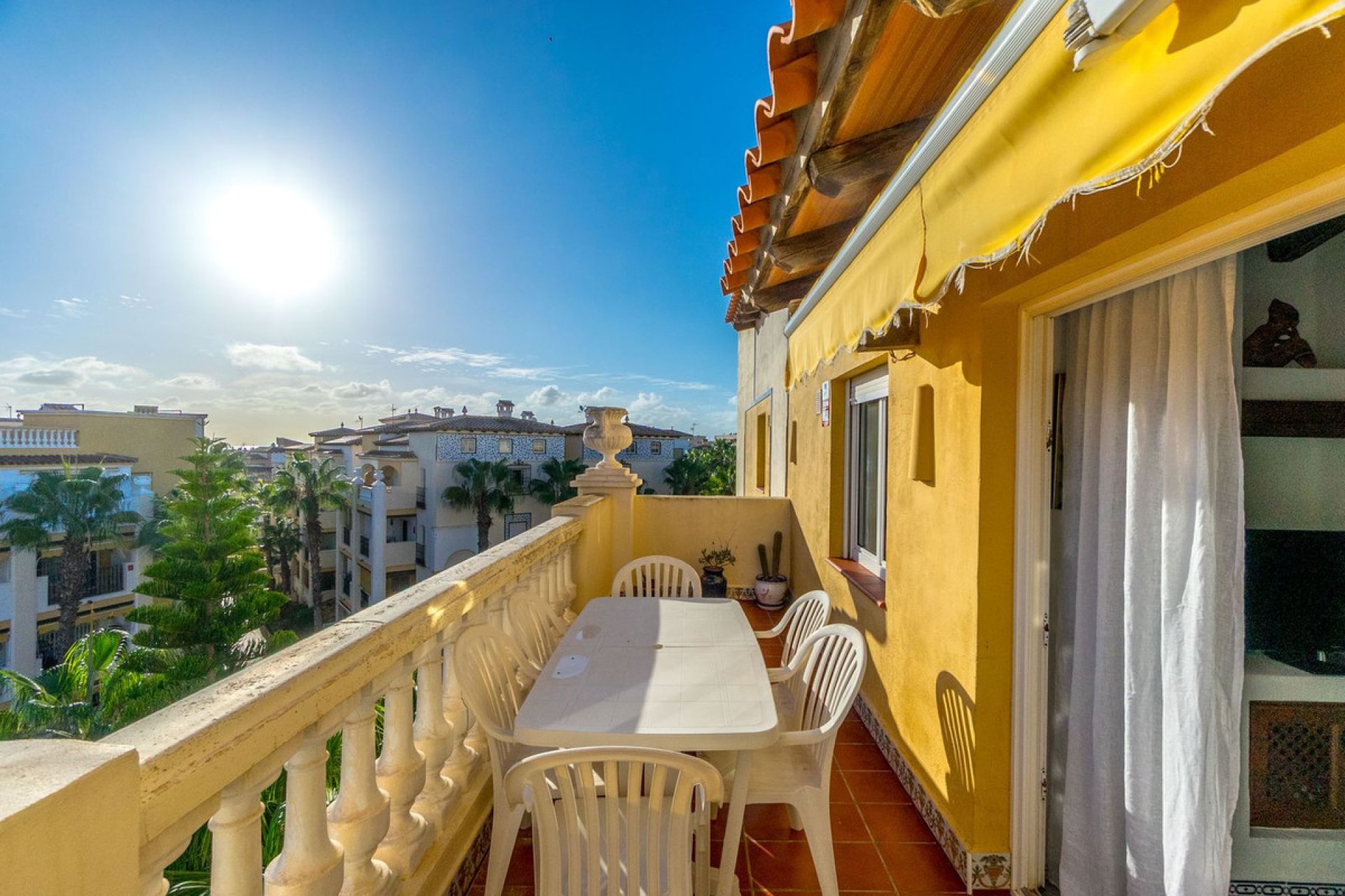 Resale - Apartment / flat -
Torrevieja - Torrevieja Centro