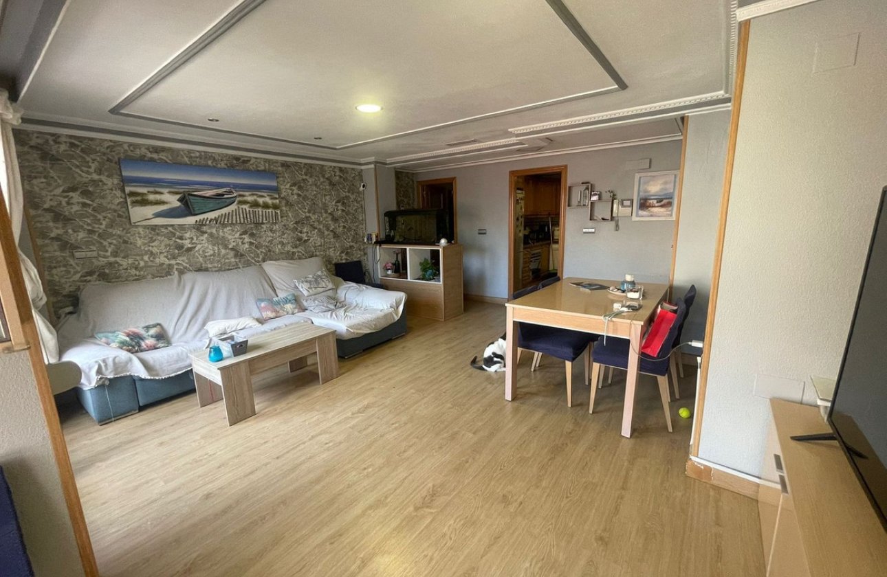 Resale - Apartment / flat -
Torrevieja - Torrevieja Centro