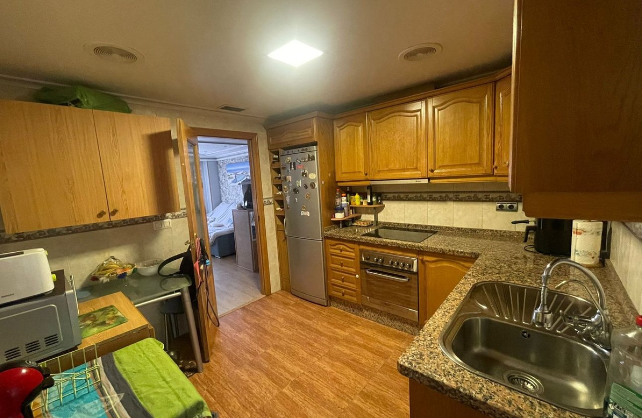 Resale - Apartment / flat -
Torrevieja - Torrevieja Centro