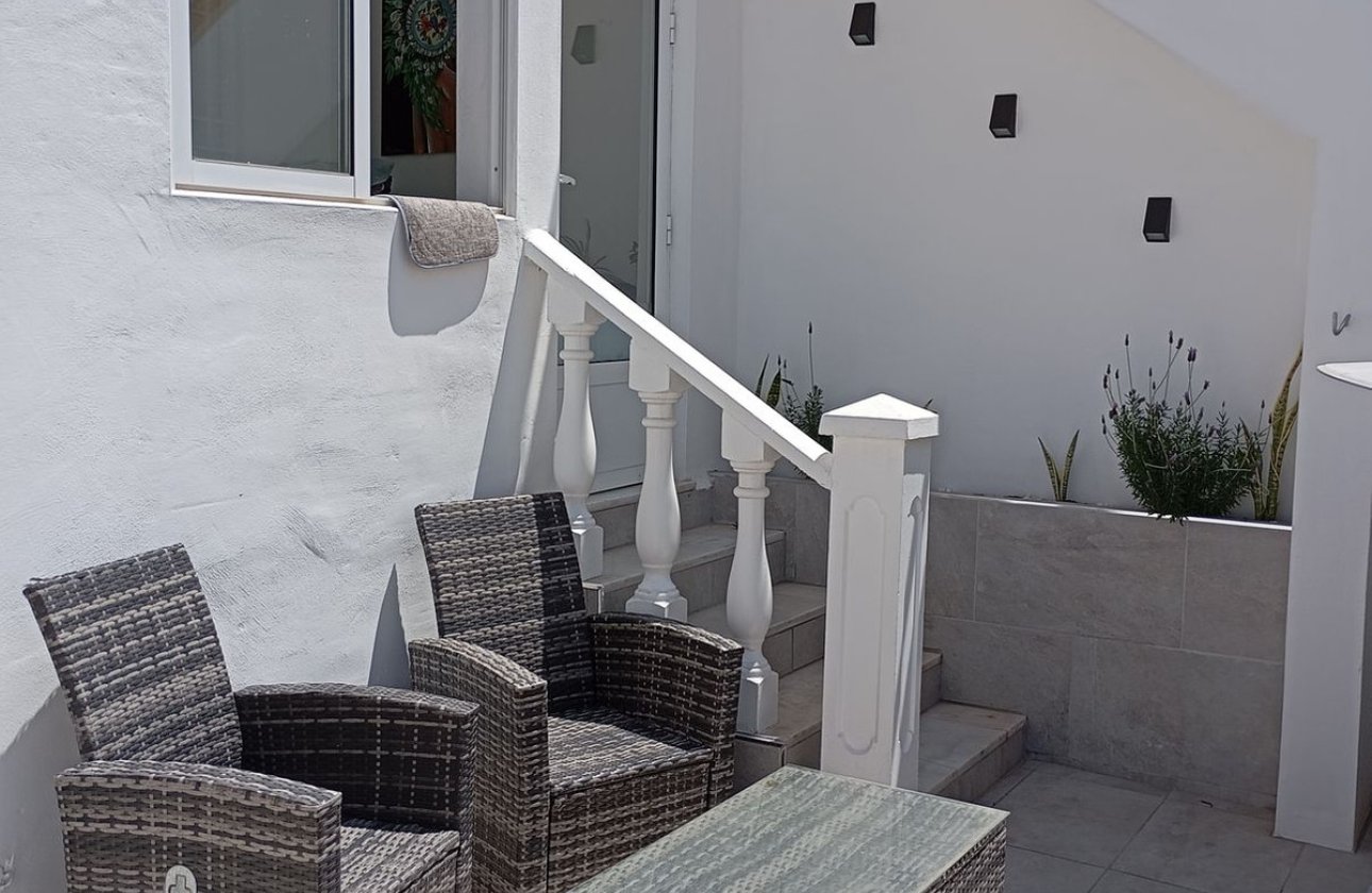 Resale - Apartment / flat -
Torrevieja - Torrevieja Centro