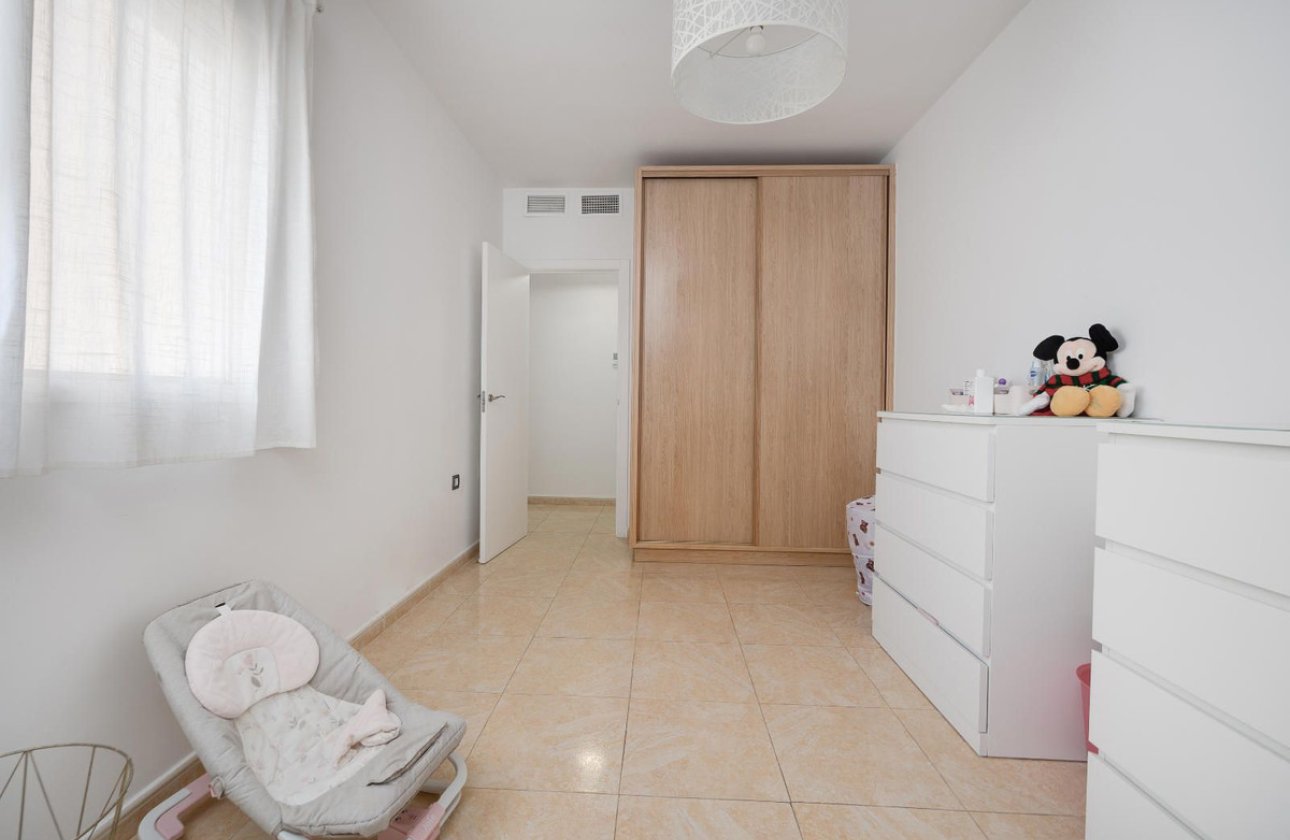 Resale - Apartment / flat -
Torrevieja - Torrevieja Centro