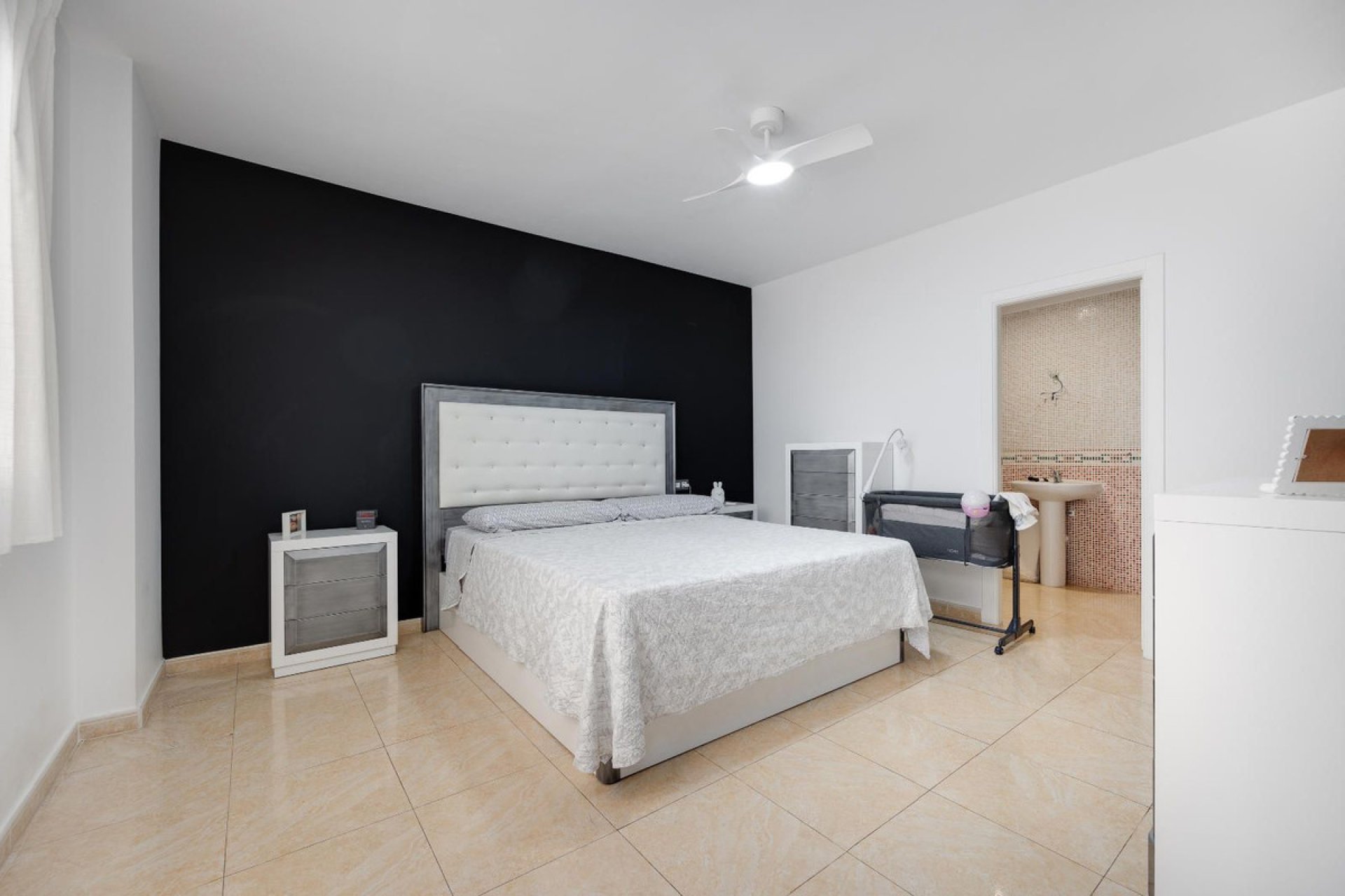 Resale - Apartment / flat -
Torrevieja - Torrevieja Centro