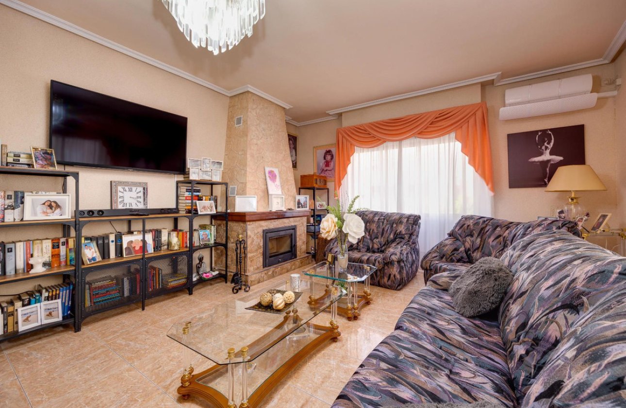 Resale - Apartment / flat -
Torrevieja - Torrevieja Centro