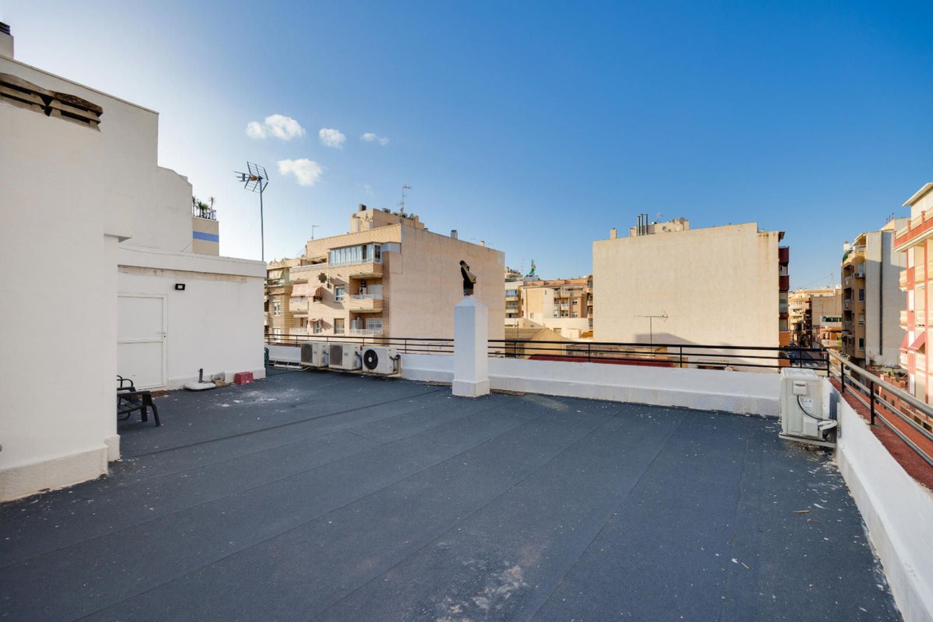 Resale - Apartment / flat -
Torrevieja - Torrevieja Centro