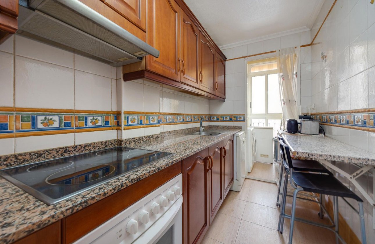 Resale - Apartment / flat -
Torrevieja - Torrevieja Centro