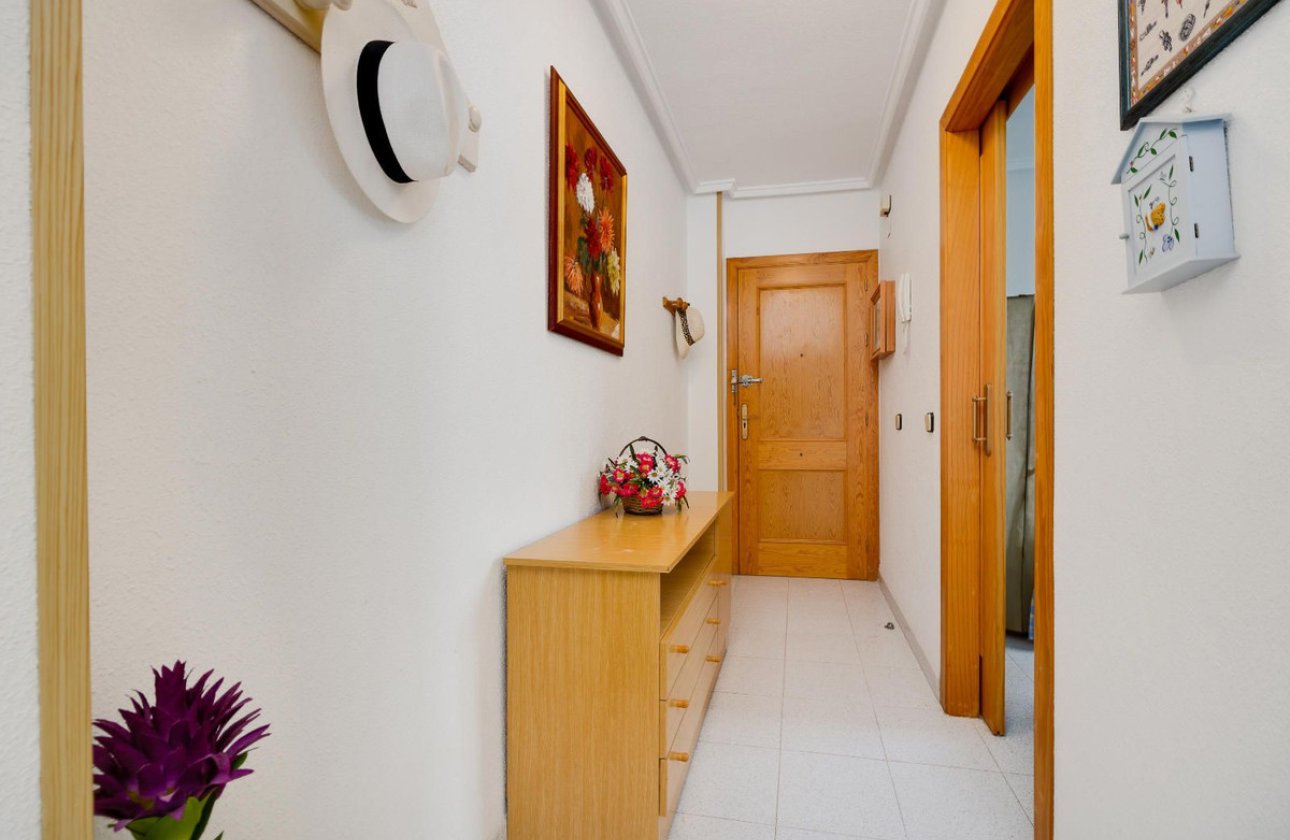 Resale - Apartment / flat -
Torrevieja - Torrevieja Centro