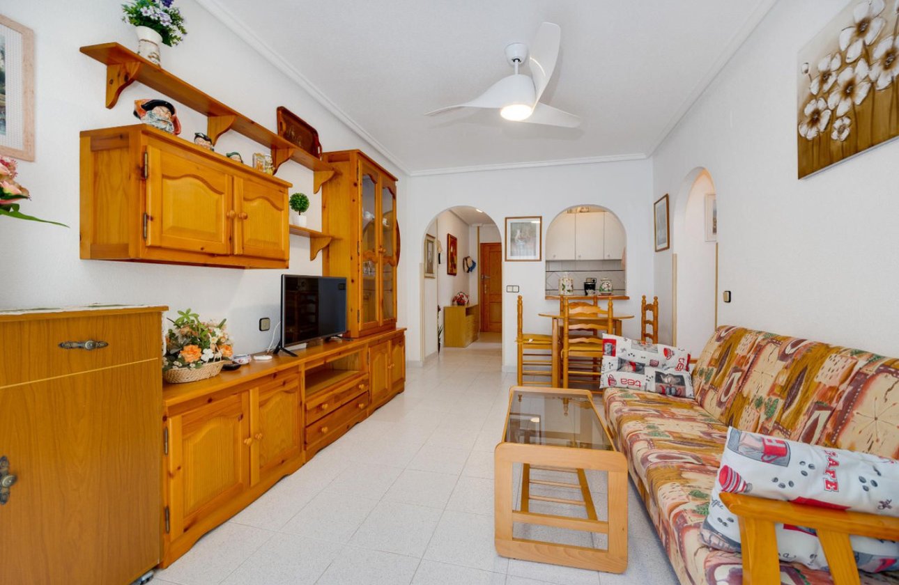Resale - Apartment / flat -
Torrevieja - Torrevieja Centro