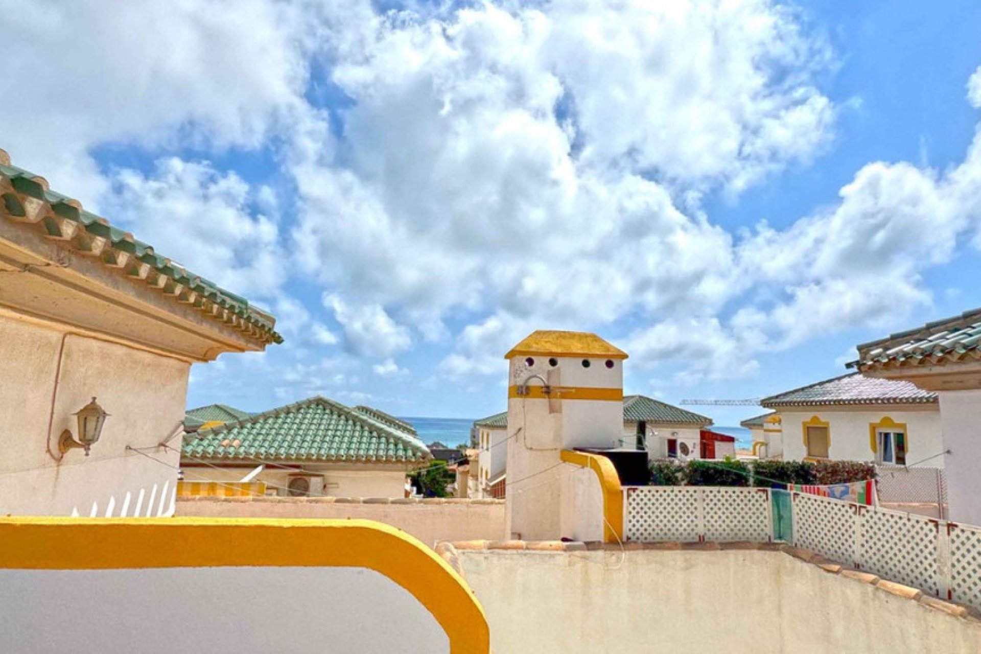 Resale - Apartment / flat -
Torrevieja - Torrevieja Centro