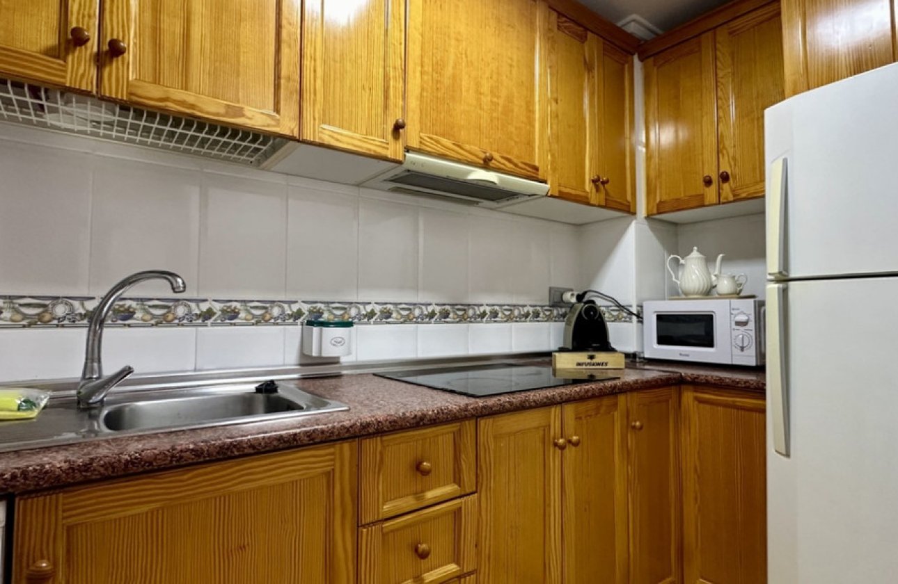 Resale - Apartment / flat -
Torrevieja - Torrevieja Centro