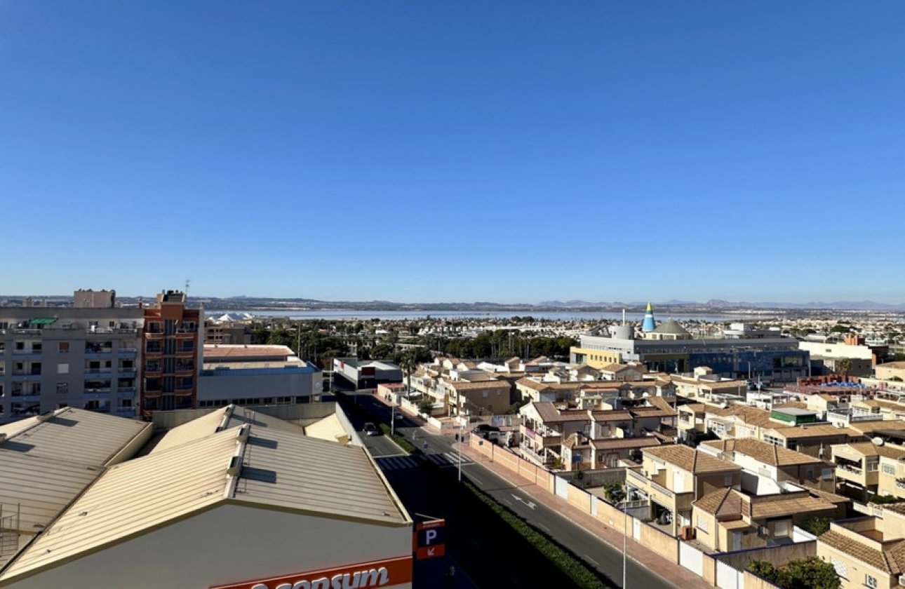 Resale - Apartment / flat -
Torrevieja - Torrevieja Centro