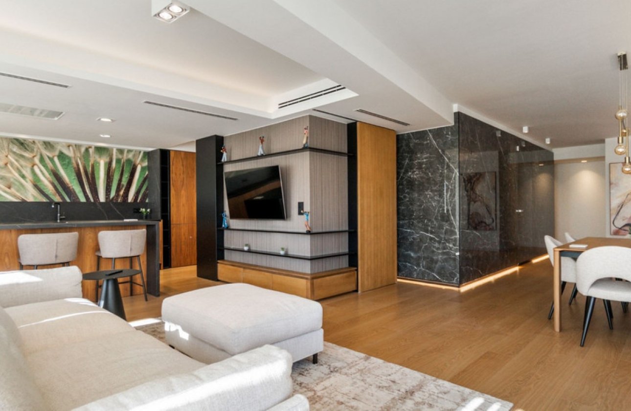 Resale - Apartment / flat -
Torrevieja - Torrevieja Centro