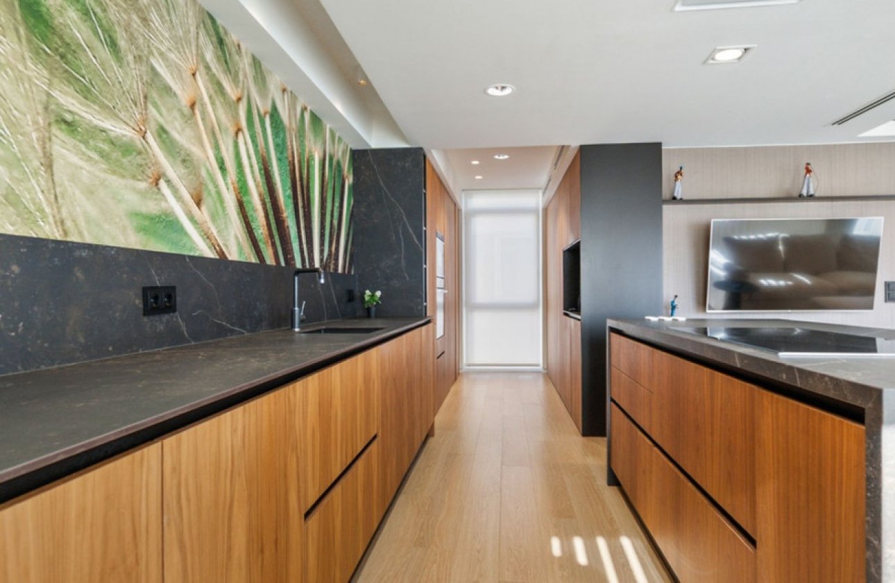 Resale - Apartment / flat -
Torrevieja - Torrevieja Centro