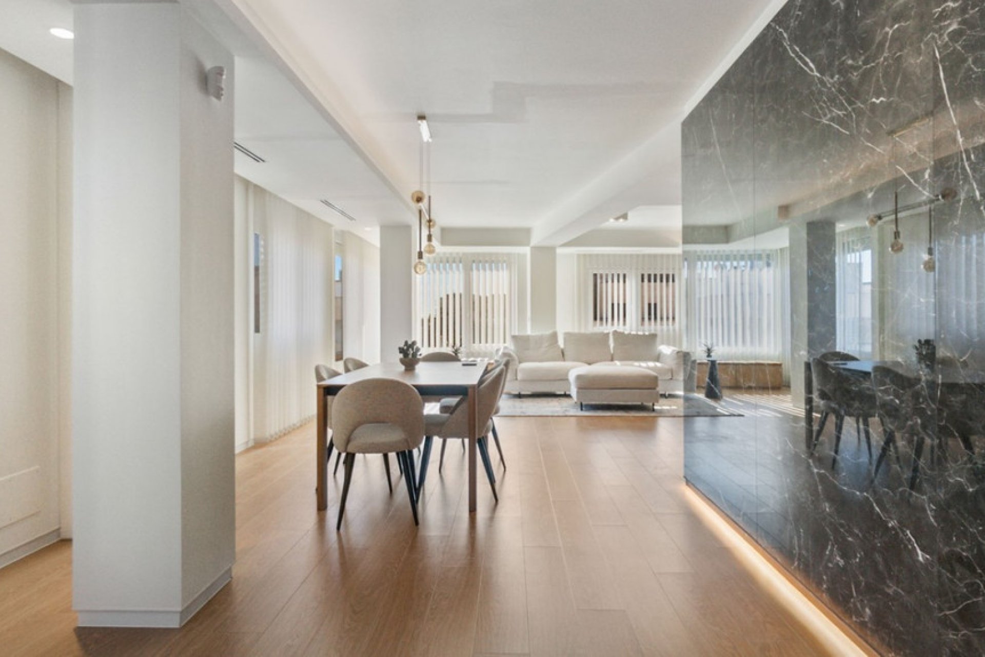 Resale - Apartment / flat -
Torrevieja - Torrevieja Centro