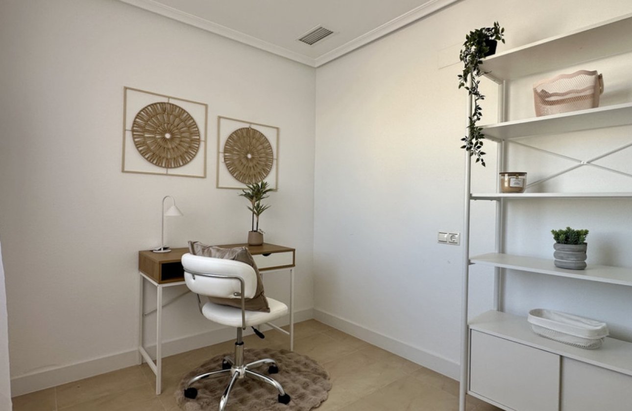 Resale - Apartment / flat -
Torrevieja - Torrevieja Centro