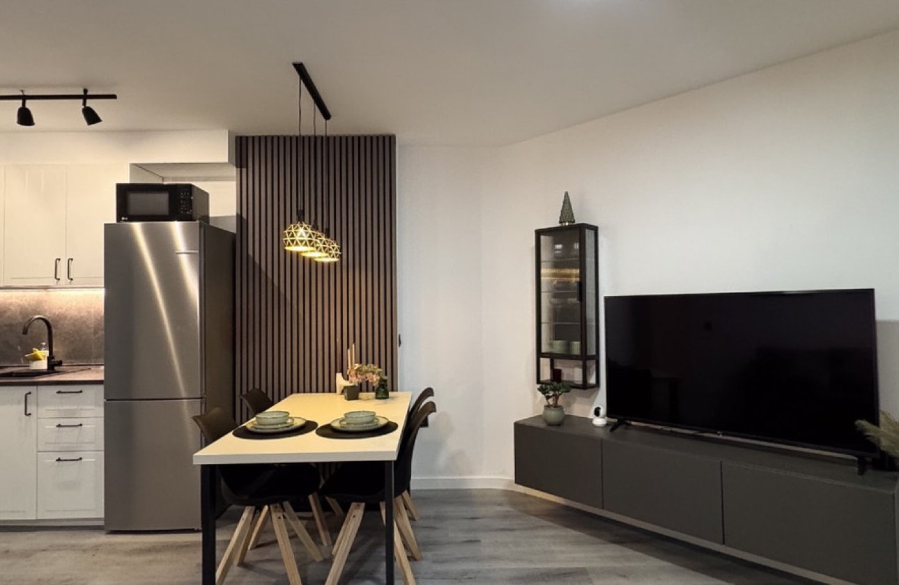 Resale - Apartment / flat -
Torrevieja - Torrevieja Centro