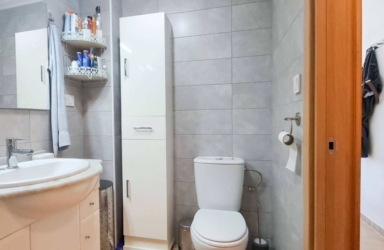 Resale - Apartment / flat -
Torrevieja - Torrevieja Centro