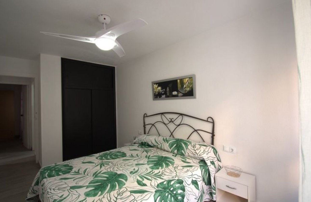 Resale - Apartment / flat -
Torrevieja - Torrevieja Centro