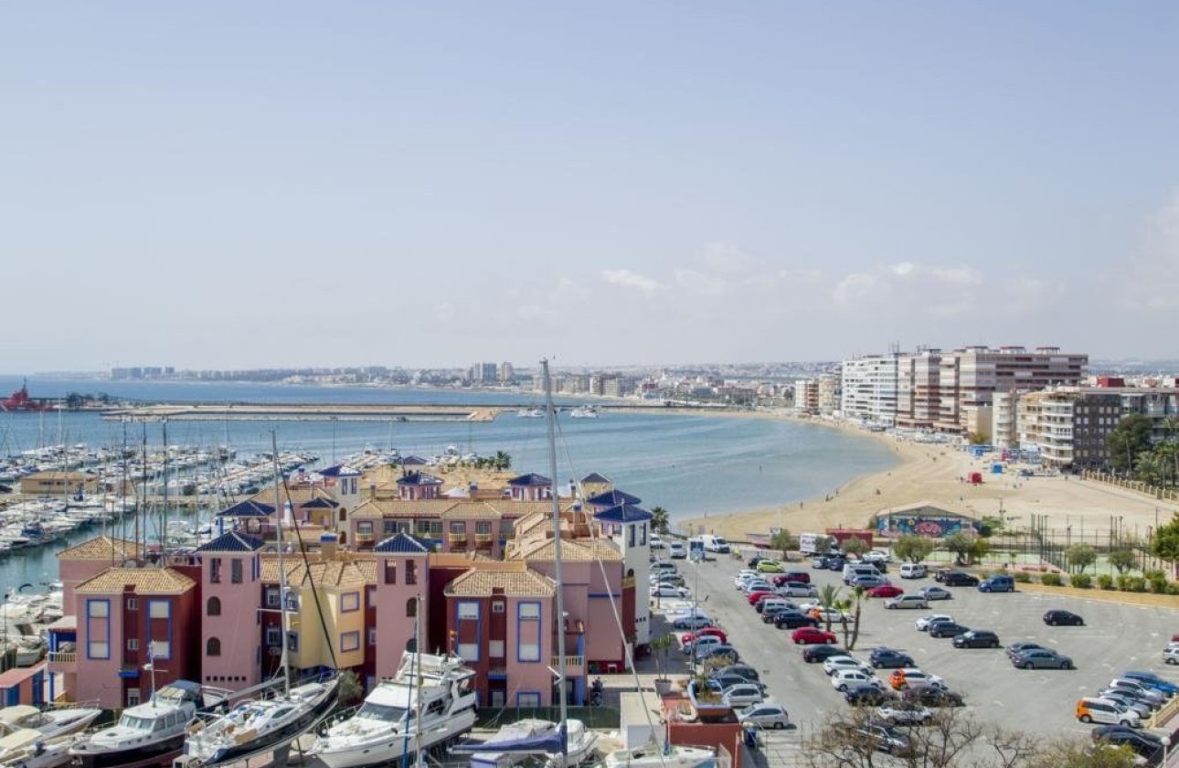 Resale - Apartment / flat -
Torrevieja - Torrevieja Centro